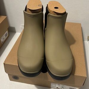 Ugg Droplet Waterproof Rain Boot taupe color casual classic comfy winter stylish